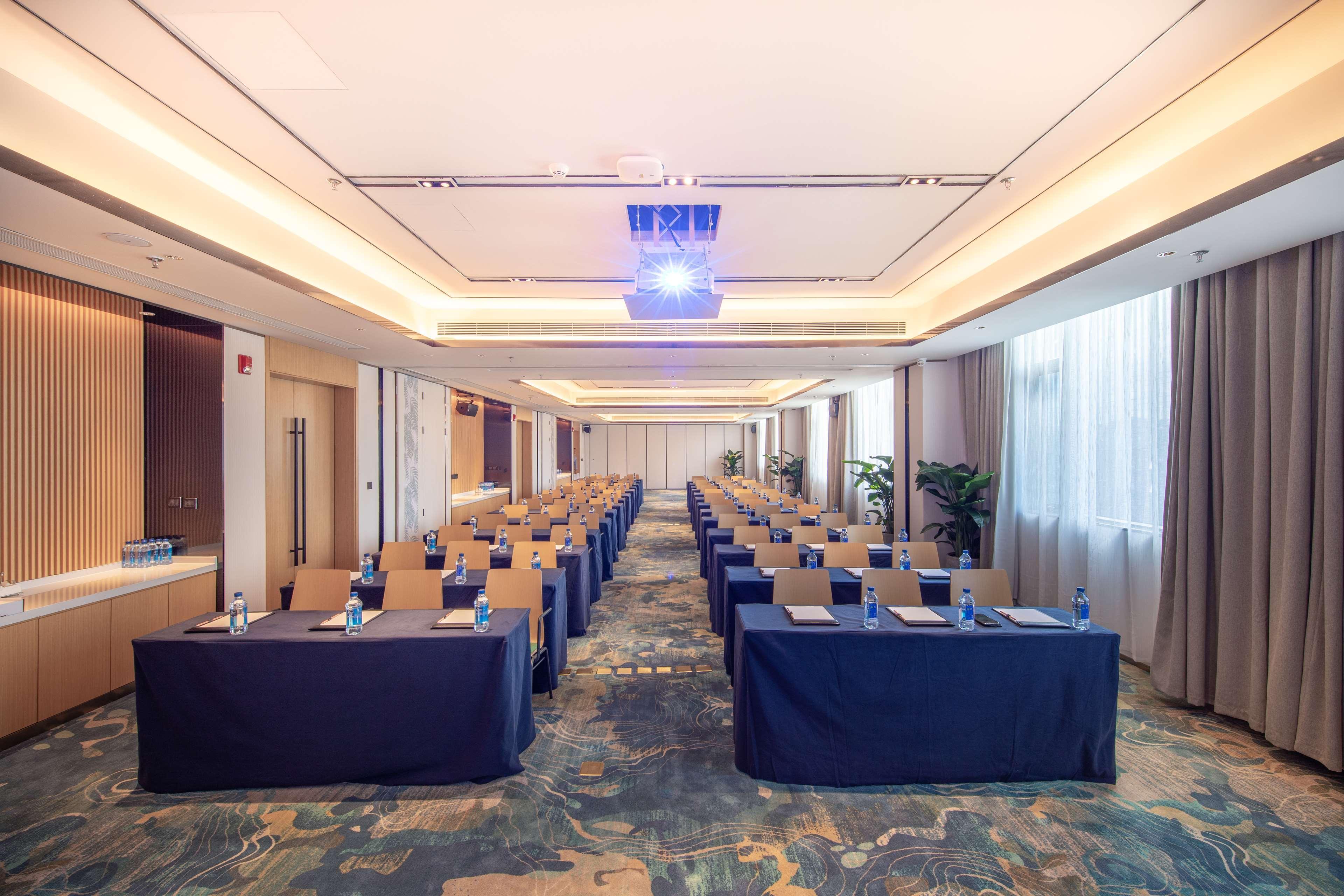 Hilton Garden Inn Shenzhen Nanshan Avenue Exterior photo