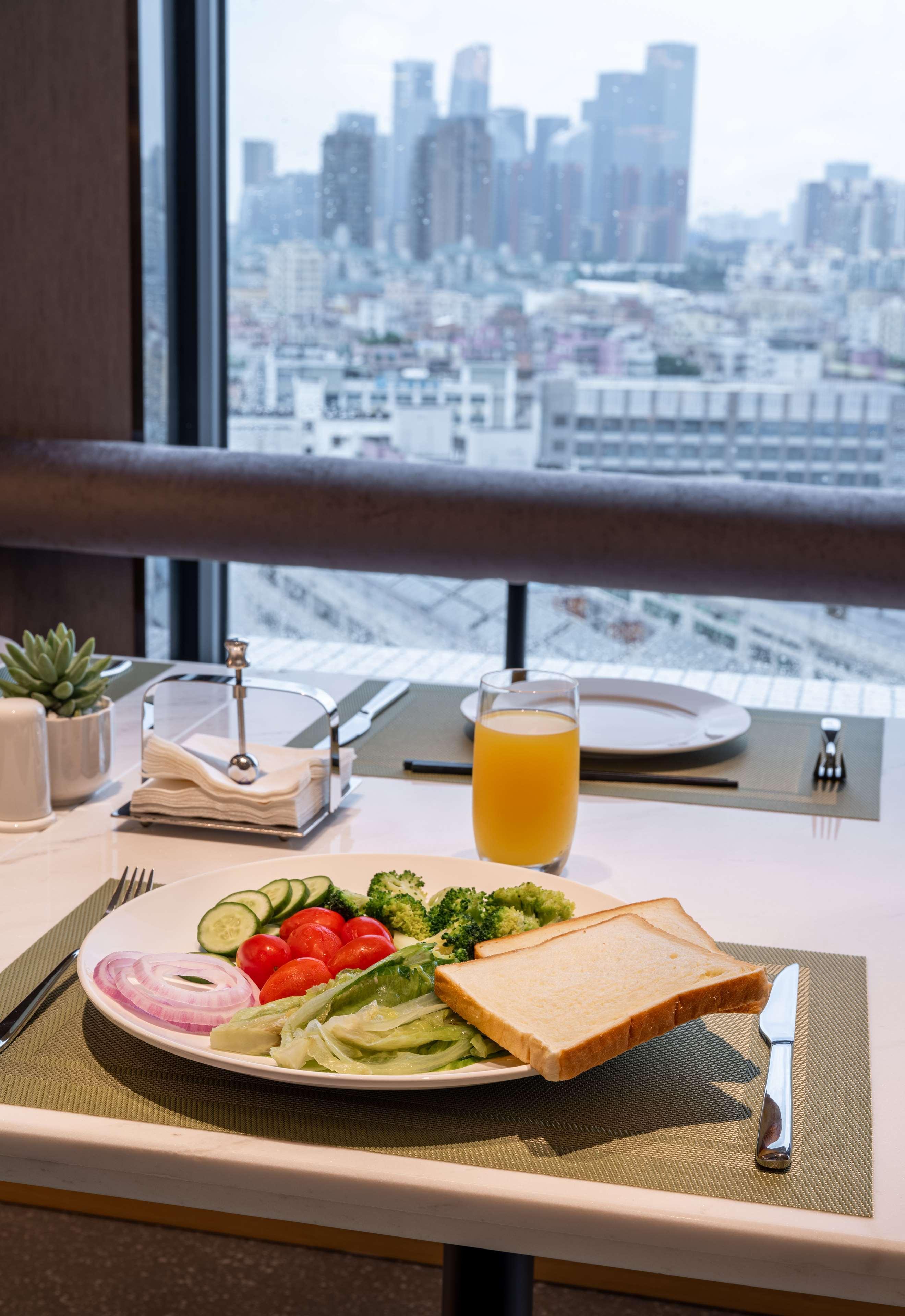 Hilton Garden Inn Shenzhen Nanshan Avenue Exterior photo