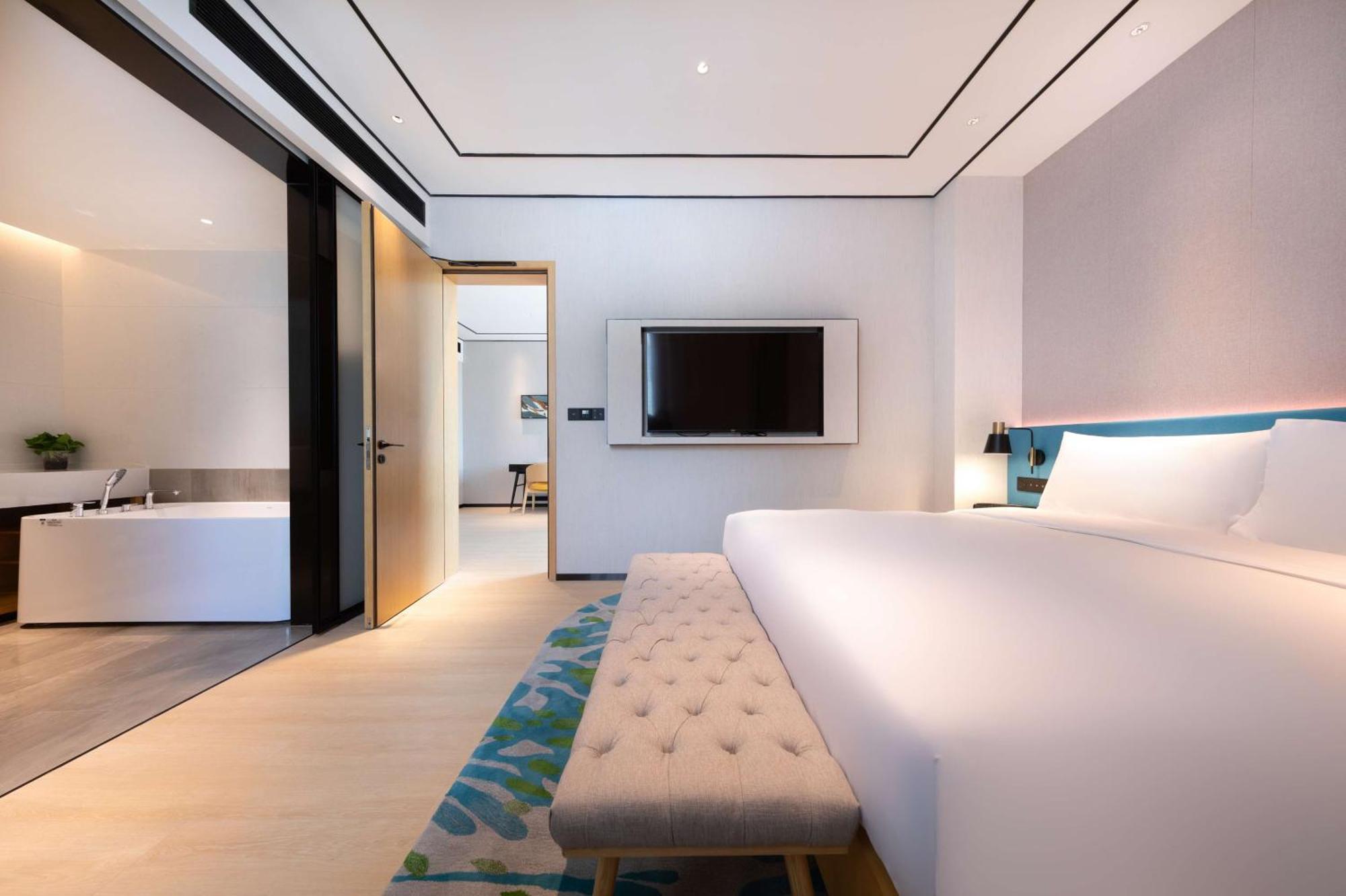 Hilton Garden Inn Shenzhen Nanshan Avenue Exterior photo