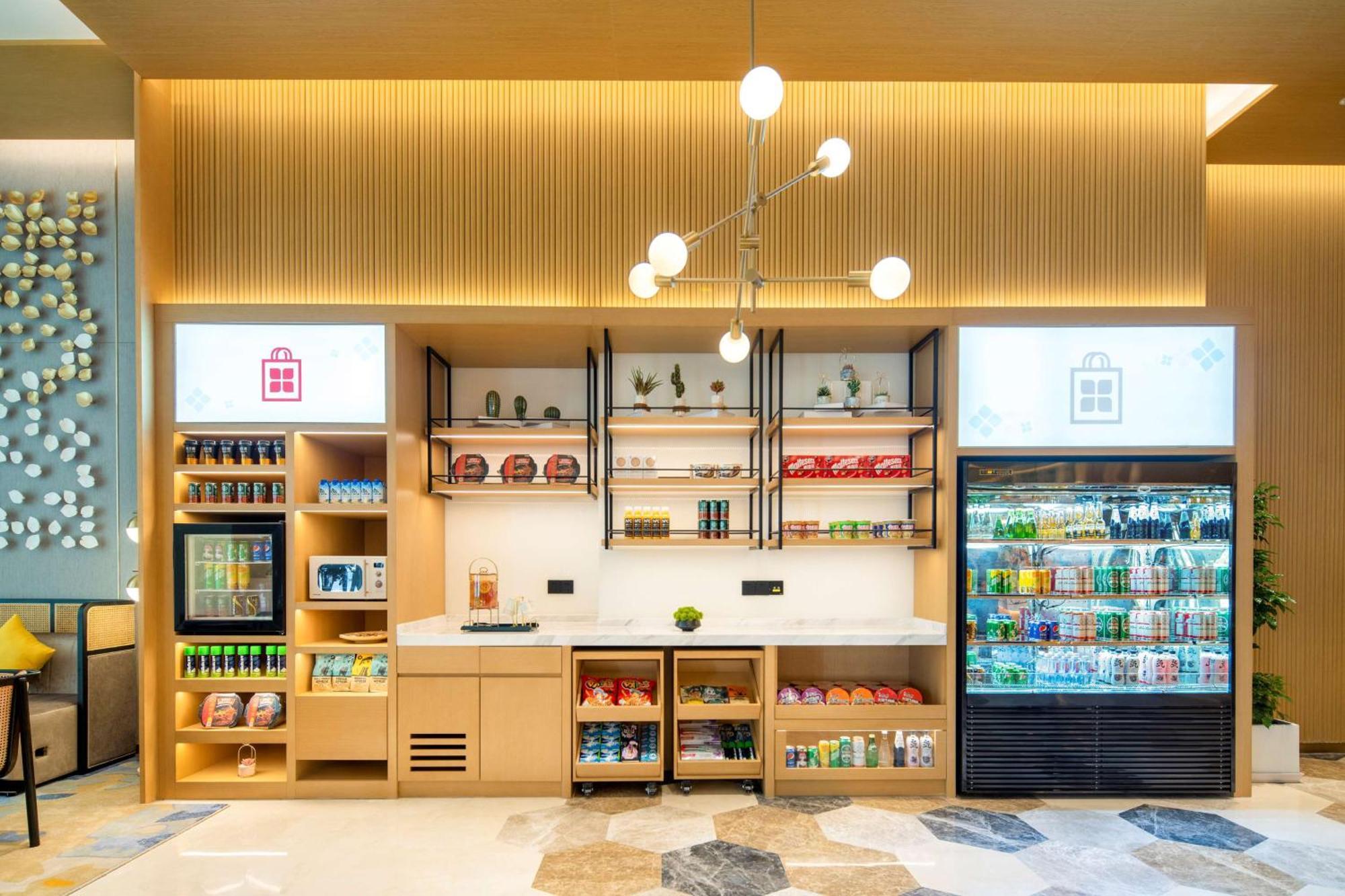 Hilton Garden Inn Shenzhen Nanshan Avenue Exterior photo